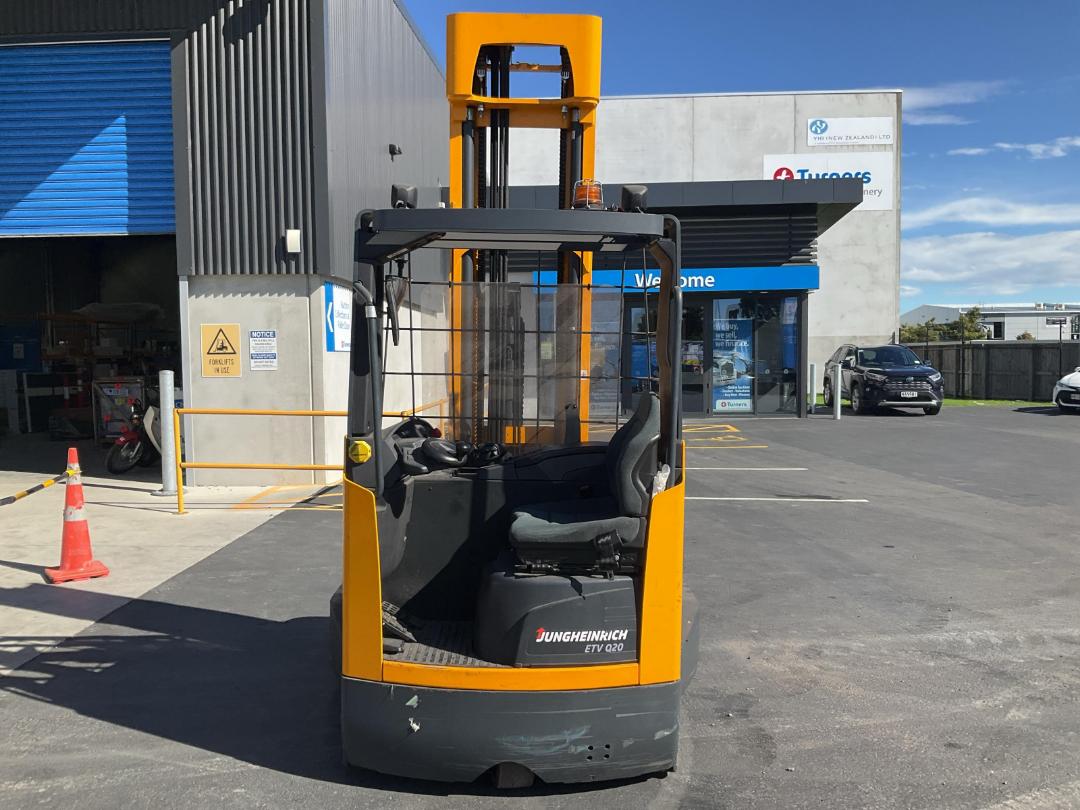 Photo '6' of JUNGHEINRICH ETV Q20 Reach Truck Photo '6' of JUNGHEINRICH ETV Q20 Reach Truck