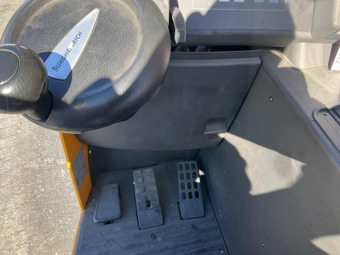 Photo '21' of JUNGHEINRICH ETV Q20 Reach Truck Photo '21' of JUNGHEINRICH ETV Q20 Reach Truck