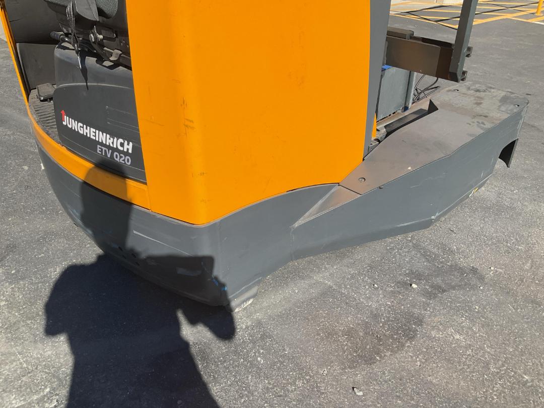 Photo '28' of JUNGHEINRICH ETV Q20 Reach Truck Photo '28' of JUNGHEINRICH ETV Q20 Reach Truck
