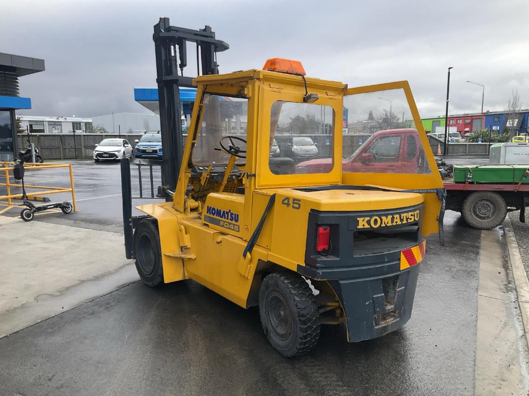Photo '10' of Komatsu Forklift FD45 Forklift Photo '10' of Komatsu Forklift FD45 Forklift