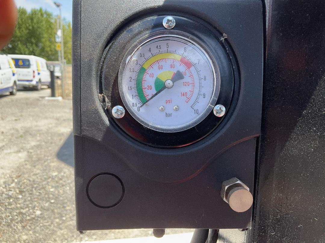 Photo '5' of Nahal Tyre Changing Machine Photo '5' of Nahal Tyre Changing Machine