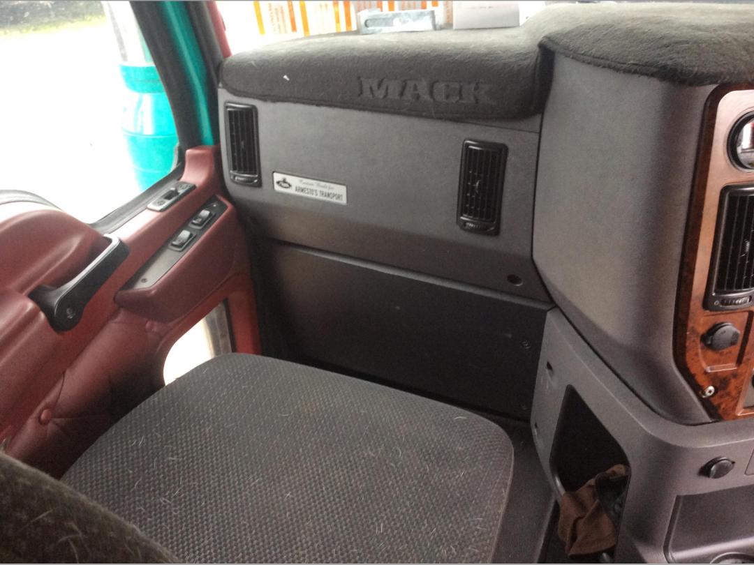 Photo '16' of MACK TRIDENT CMHT 6X4 TRACTOR Tractor-Unit Photo '16' of MACK TRIDENT CMHT 6X4 TRACTOR Tractor-Unit