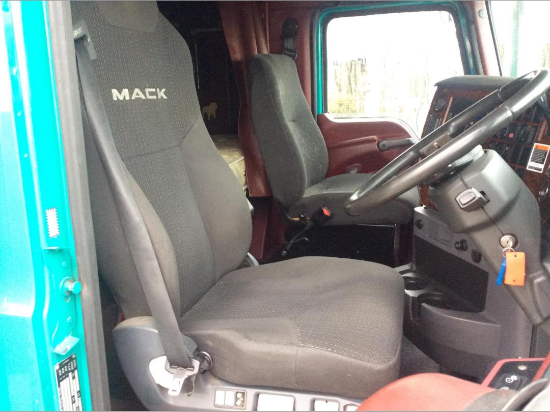 Photo '17' of MACK TRIDENT CMHT 6X4 TRACTOR Tractor-Unit Photo '17' of MACK TRIDENT CMHT 6X4 TRACTOR Tractor-Unit