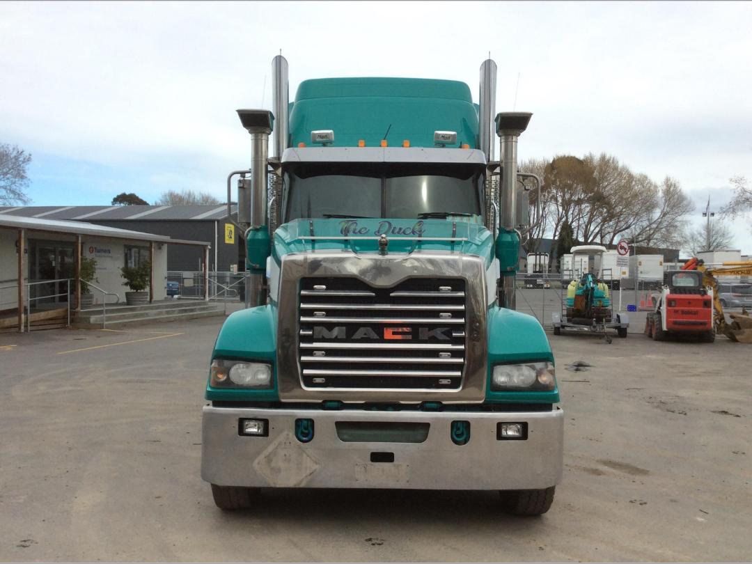 Photo '9' of MACK TRIDENT CMHT 6X4 TRACTOR Tractor-Unit Photo '9' of MACK TRIDENT CMHT 6X4 TRACTOR Tractor-Unit