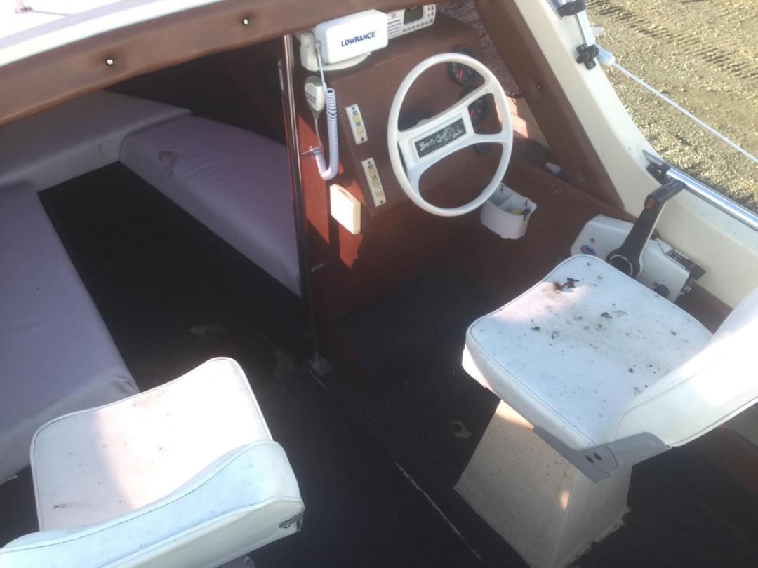 Photo '13' of 6C524 : 1986 Bonito 4.6m Boat With Trailer Photo '13' of 6C524 : 1986 Bonito 4.6m Boat With Trailer