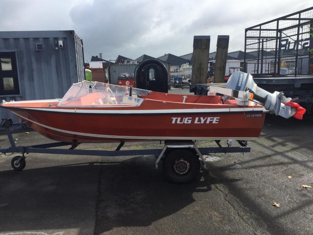 Photo '7' of Glastron Boat and Trailer Photo '7' of Glastron Boat and Trailer