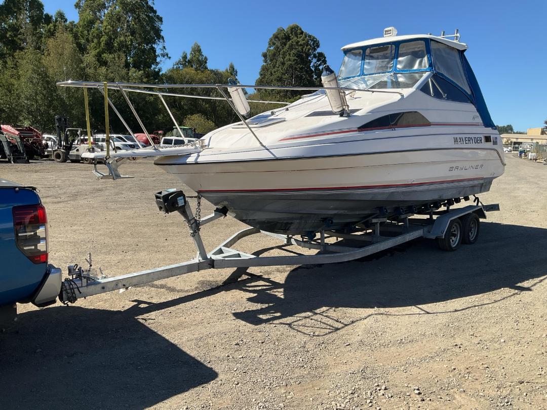 Photo '9' of 22C69 Boat Trailer & Bayliner Ciara 2255 Boat Photo '9' of 22C69 Boat Trailer & Bayliner Ciara 2255 Boat