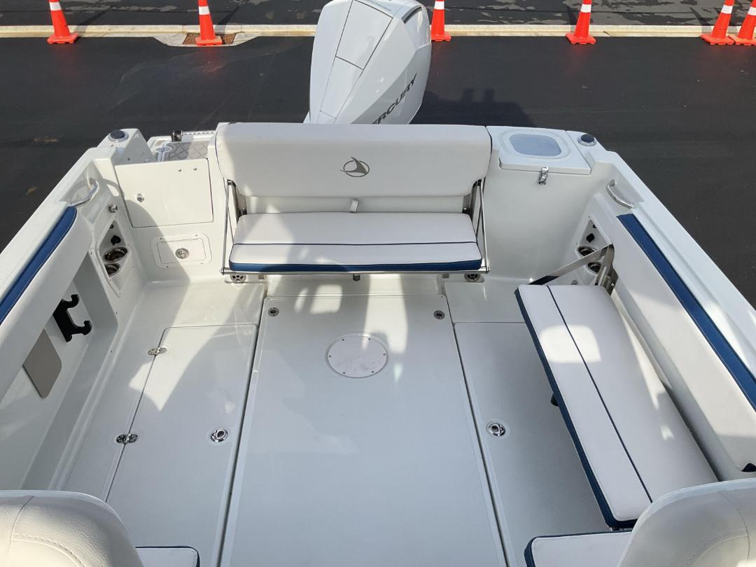 Photo '32' of 6D424 : 2024 Finseeker 245WA