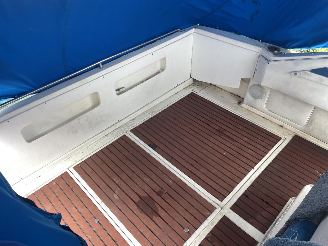 Photo '29' of 1990 Sea-Ray 330 Cabin Cruiser Photo '29' of 1990 Sea-Ray 330 Cabin Cruiser