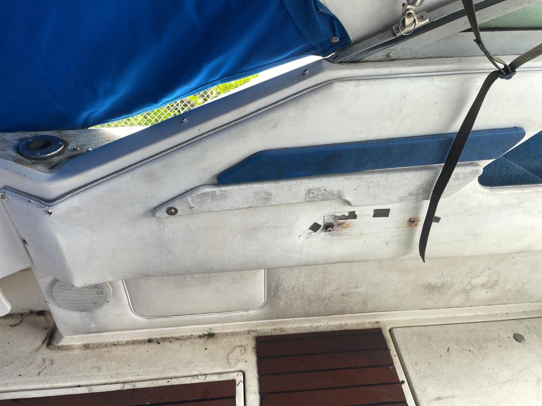 Photo '28' of 1990 Sea-Ray 330 Cabin Cruiser Photo '28' of 1990 Sea-Ray 330 Cabin Cruiser