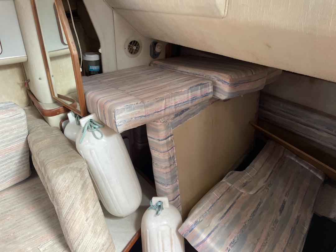 Photo '40' of 1990 Sea-Ray 330 Cabin Cruiser Photo '40' of 1990 Sea-Ray 330 Cabin Cruiser