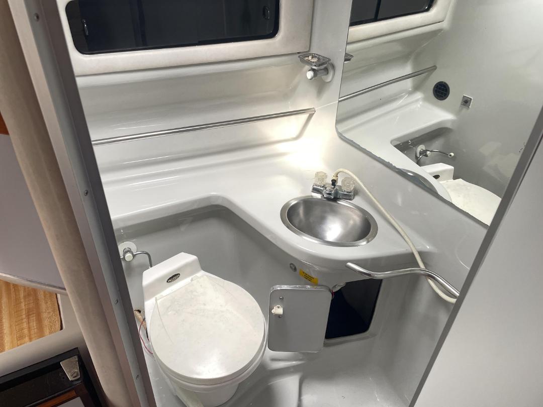 Photo '36' of 1990 Sea-Ray 330 Cabin Cruiser Photo '36' of 1990 Sea-Ray 330 Cabin Cruiser