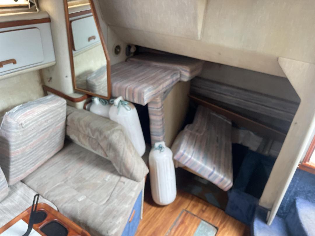 Photo '10' of 1990 Sea-Ray 330 Cabin Cruiser Photo '10' of 1990 Sea-Ray 330 Cabin Cruiser