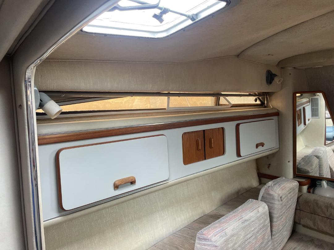 Photo '38' of 1990 Sea-Ray 330 Cabin Cruiser Photo '38' of 1990 Sea-Ray 330 Cabin Cruiser