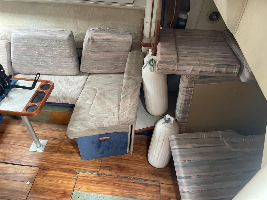 Photo '41' of 1990 Sea-Ray 330 Cabin Cruiser Photo '41' of 1990 Sea-Ray 330 Cabin Cruiser