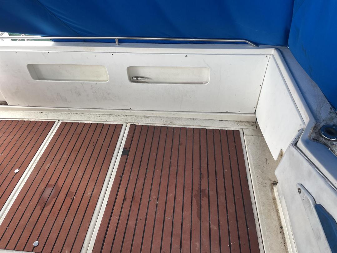 Photo '14' of 1990 Sea-Ray 330 Cabin Cruiser Photo '14' of 1990 Sea-Ray 330 Cabin Cruiser