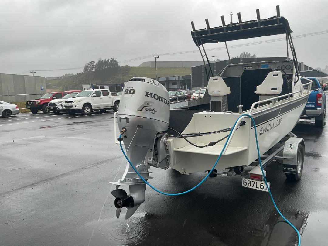 Photo '3' of Aluminum boat, 90HP Honda with Voyager Trailer