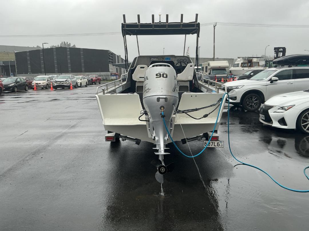 Photo '4' of Aluminum boat, 90HP Honda with Voyager Trailer
