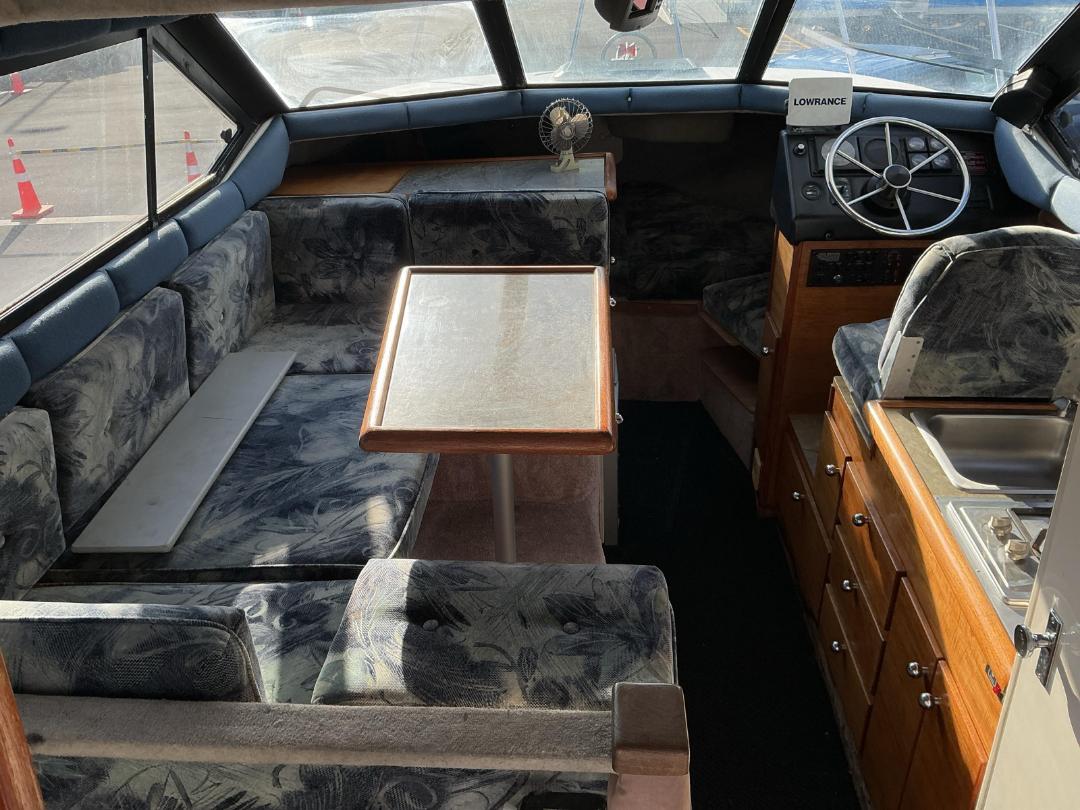 Photo '11' of LE990 : 1989 Bayliner 2556 Ciera Photo '11' of LE990 : 1989 Bayliner 2556 Ciera