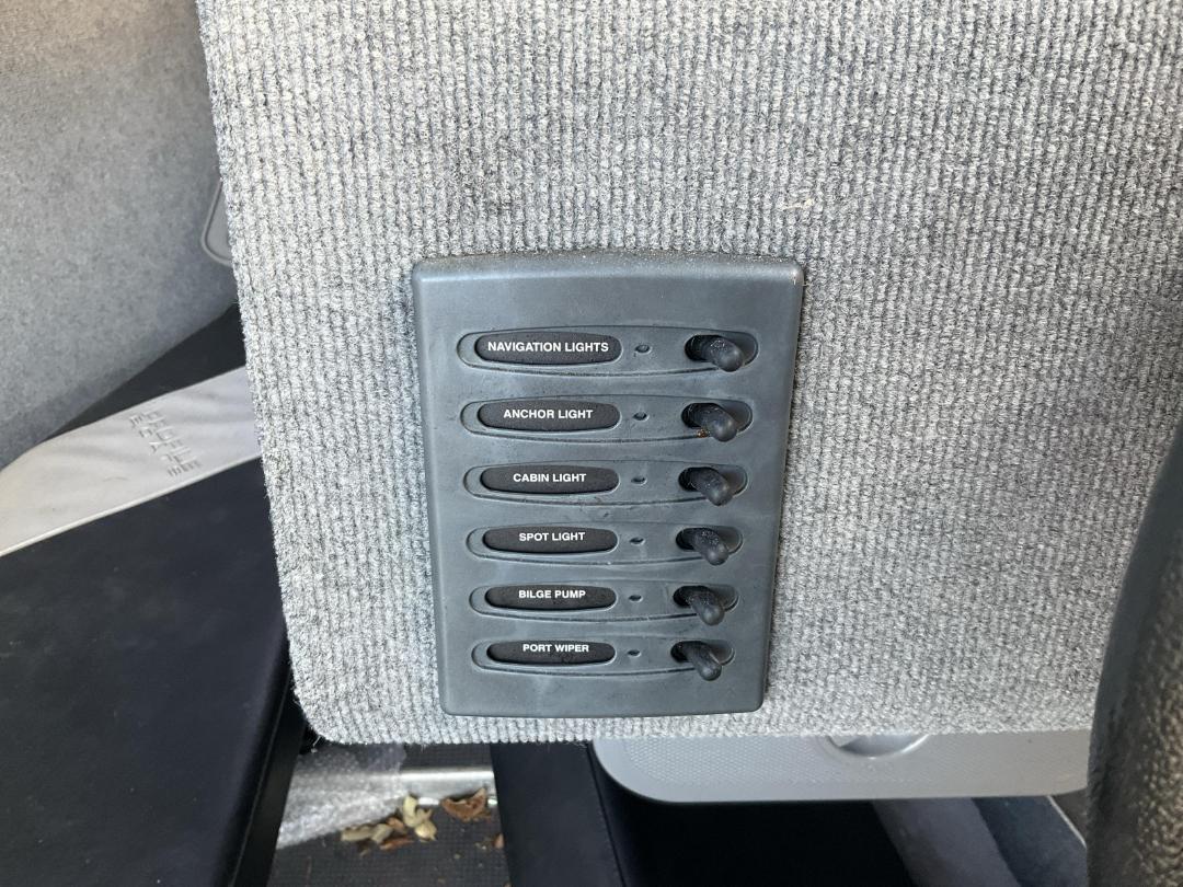 Photo '8' of 2014 1000 Profile Boats 635H with trailer