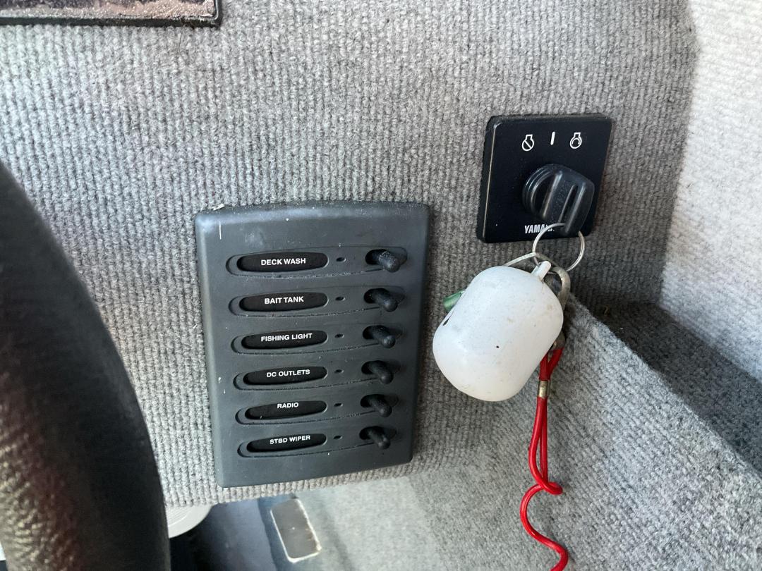 Photo '9' of 2014 1000 Profile Boats 635H with trailer