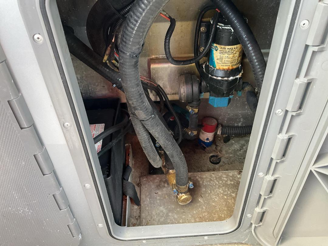 Photo '16' of 2014 1000 Profile Boats 635H with trailer