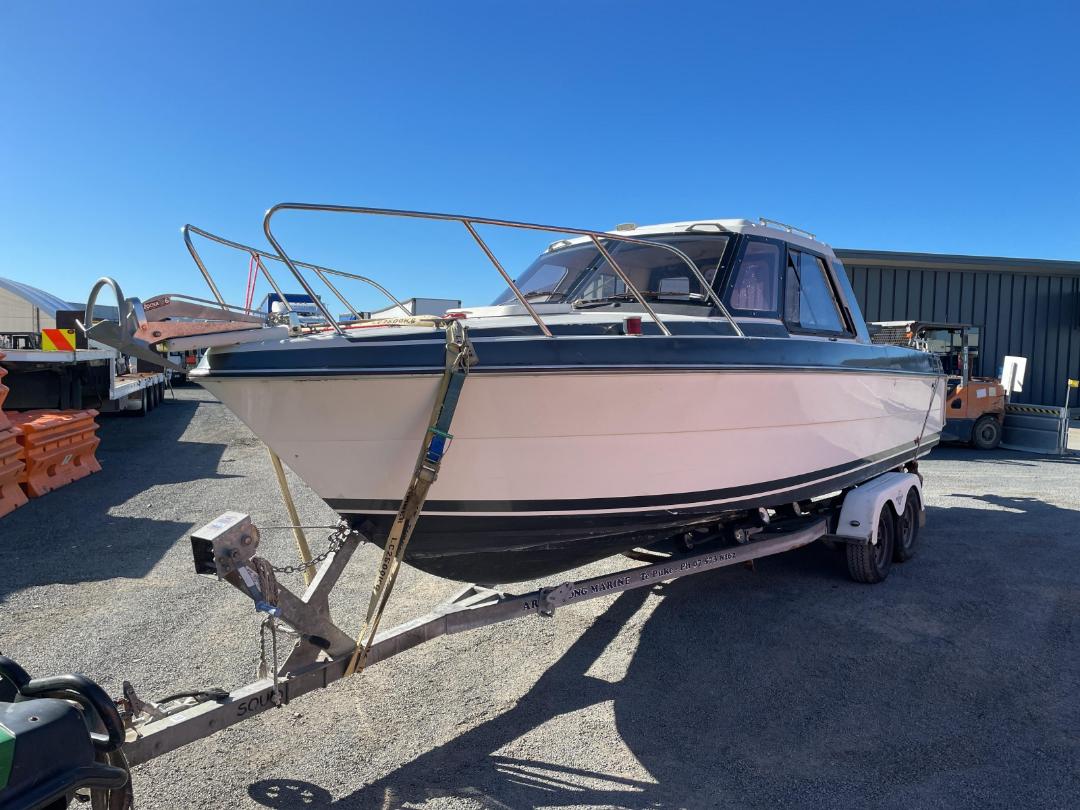 Photo '7' of F718N: Boat & Trailer Photo '7' of F718N: Boat & Trailer