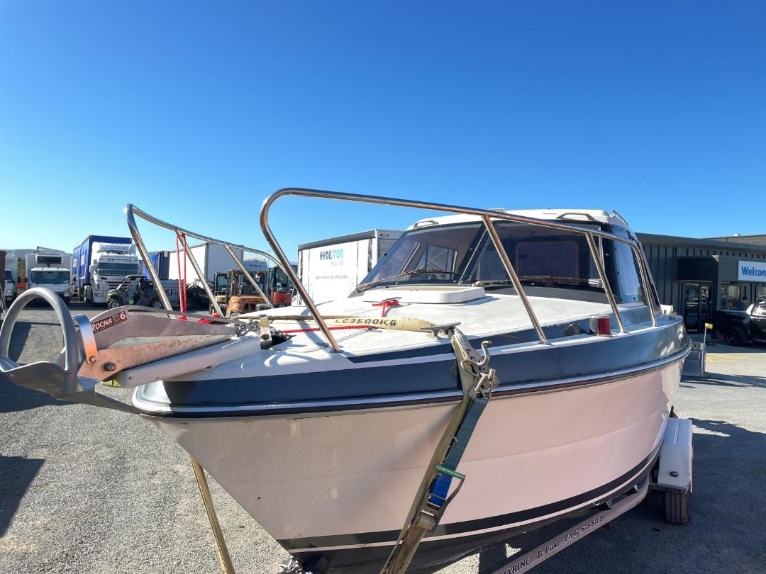 Photo '8' of F718N: Boat & Trailer Photo '8' of F718N: Boat & Trailer