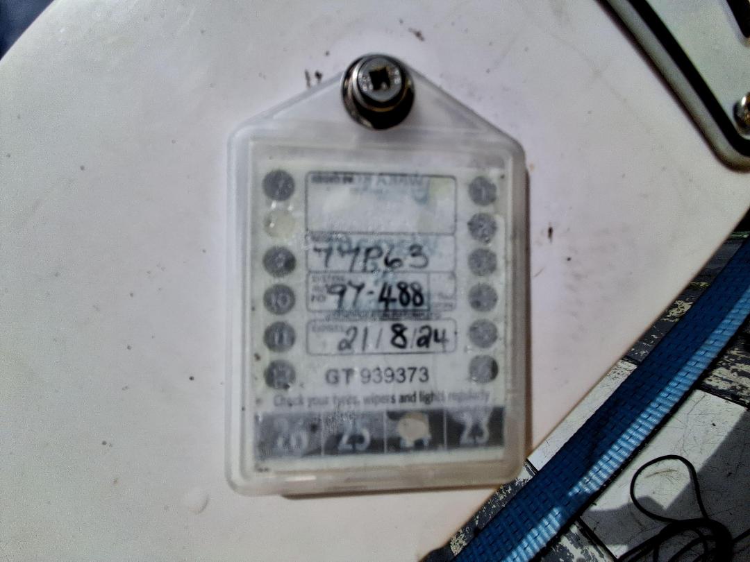 Photo '40' of 77P63 : 1986 Haines Hunter V16