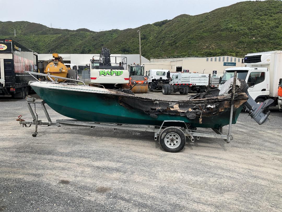 Photo '5' of 6AU88 : 1975 Glasskraft Ambassador 