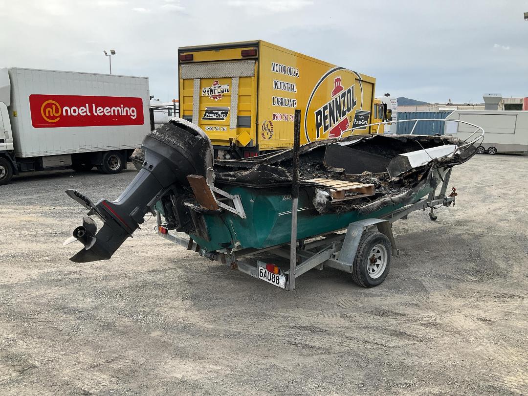 Photo '2' of 6AU88 : 1975 Glasskraft Ambassador 