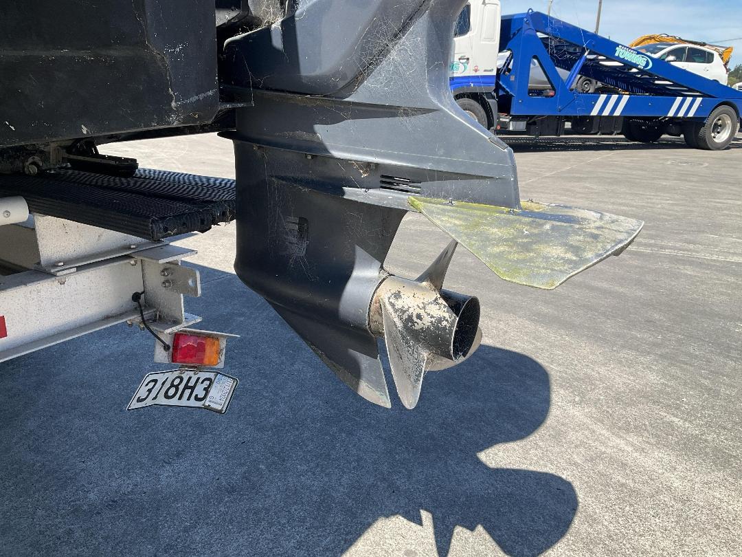 Photo '21' of 318H3 : 2003 Shark Cat 5700 Photo '21' of 318H3 : 2003 Shark Cat 5700