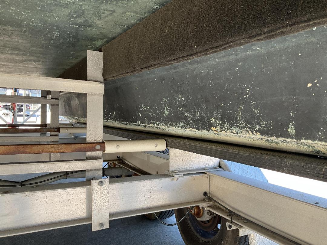 Photo '31' of 318H3 : 2003 Shark Cat 5700 Photo '31' of 318H3 : 2003 Shark Cat 5700