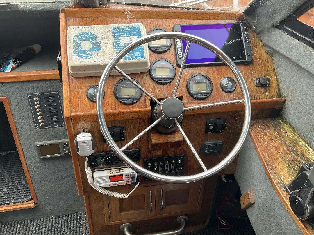 Photo '22' of 318H3 : 2003 Shark Cat 5700 Photo '22' of 318H3 : 2003 Shark Cat 5700