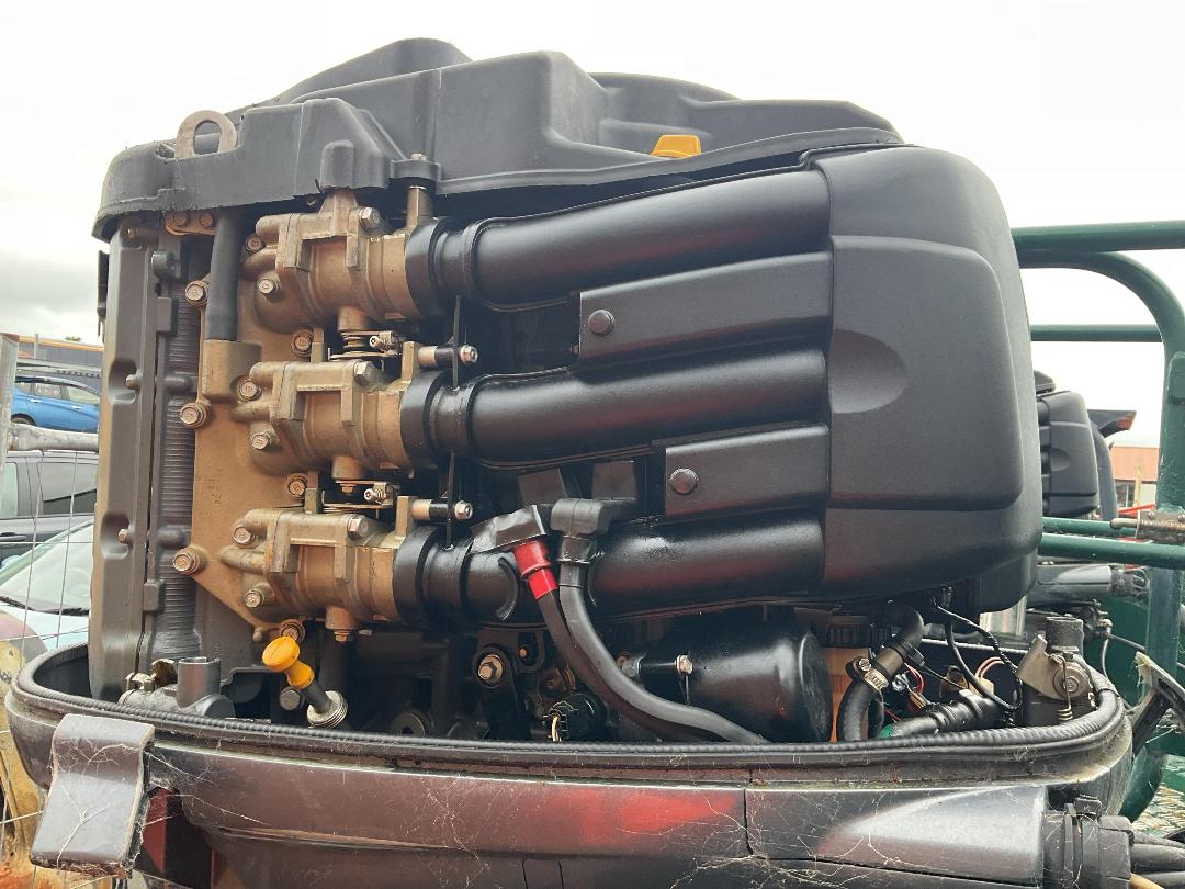 Photo '26' of 318H3 : 2003 Shark Cat 5700 Photo '26' of 318H3 : 2003 Shark Cat 5700