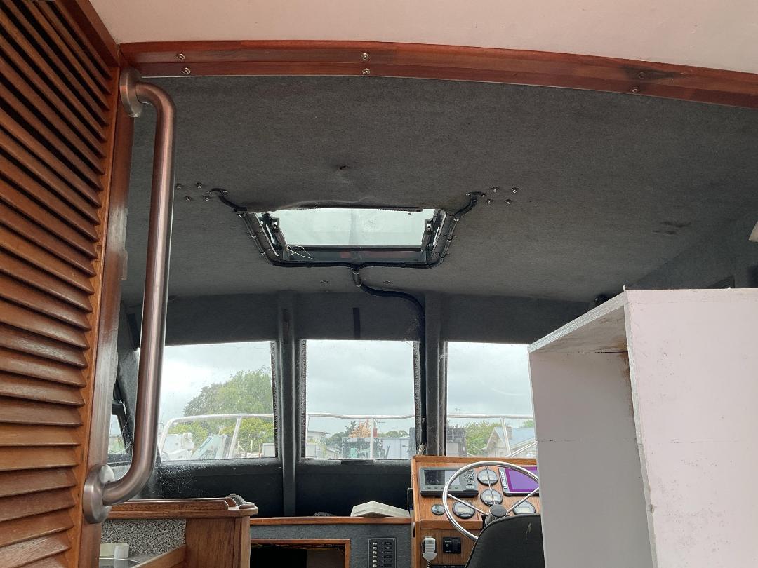 Photo '38' of 318H3 : 2003 Shark Cat 5700 Photo '38' of 318H3 : 2003 Shark Cat 5700