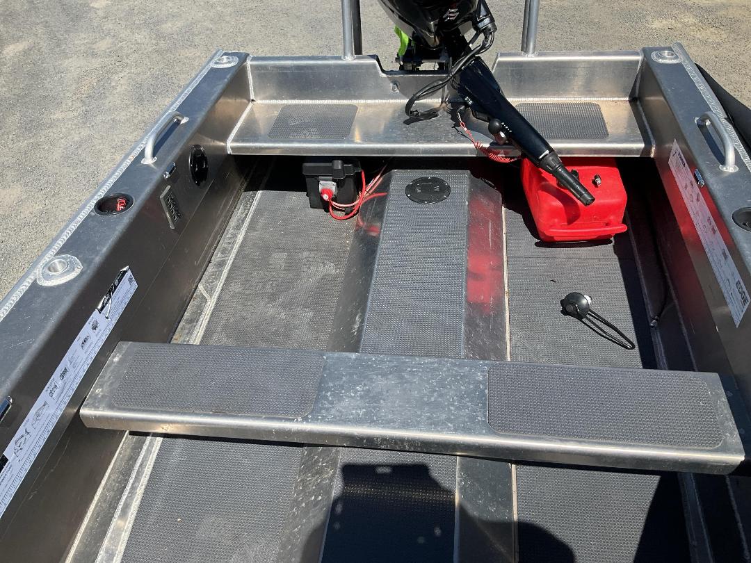 Photo '24' of 524F9 : 2023 Kingfisher 410 Minicat