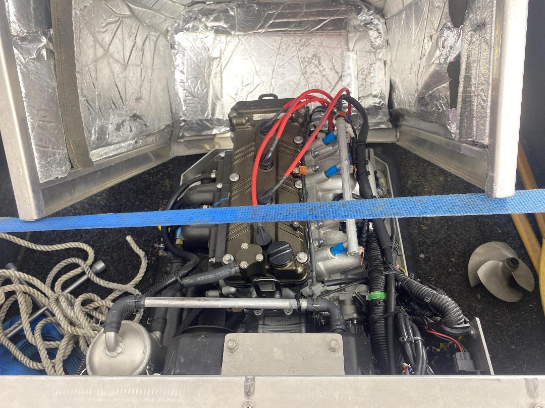 Photo '8' of 2016 Hunt Jet350 Jetboat Photo '8' of 2016 Hunt Jet350 Jetboat