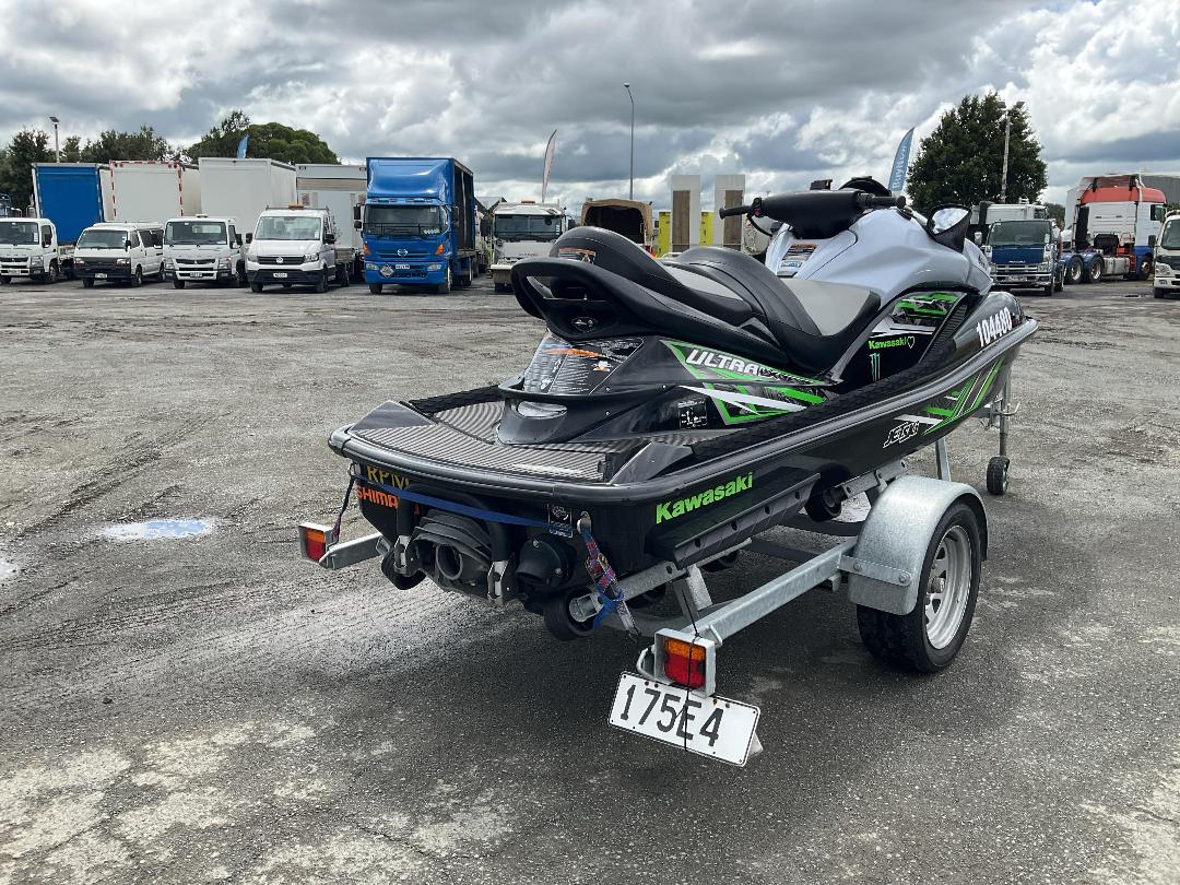Photo '3' of 175E4 : 2014 Kawasaki Ultra LX Jetski