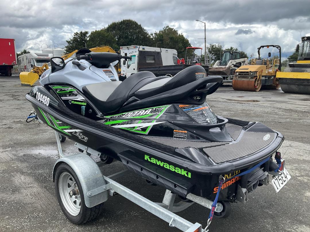 Photo '10' of 175E4 : 2014 Kawasaki Ultra LX Jetski