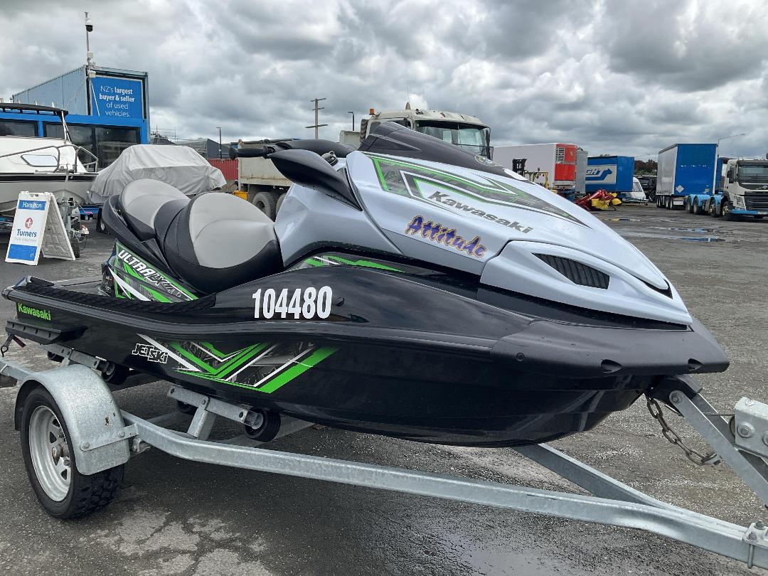 Photo '12' of 175E4 : 2014 Kawasaki Ultra LX Jetski
