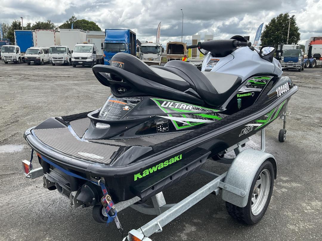 Photo '11' of 175E4 : 2014 Kawasaki Ultra LX Jetski