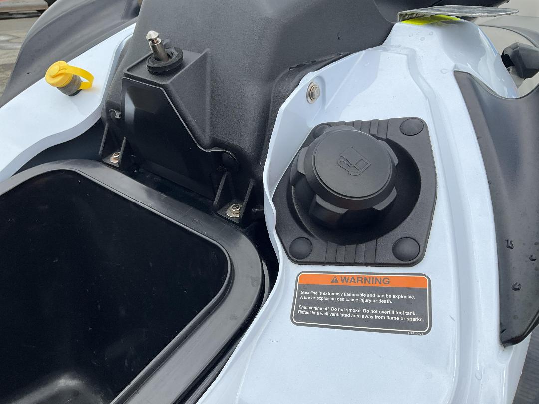 Photo '29' of 175E4 : 2014 Kawasaki Ultra LX Jetski