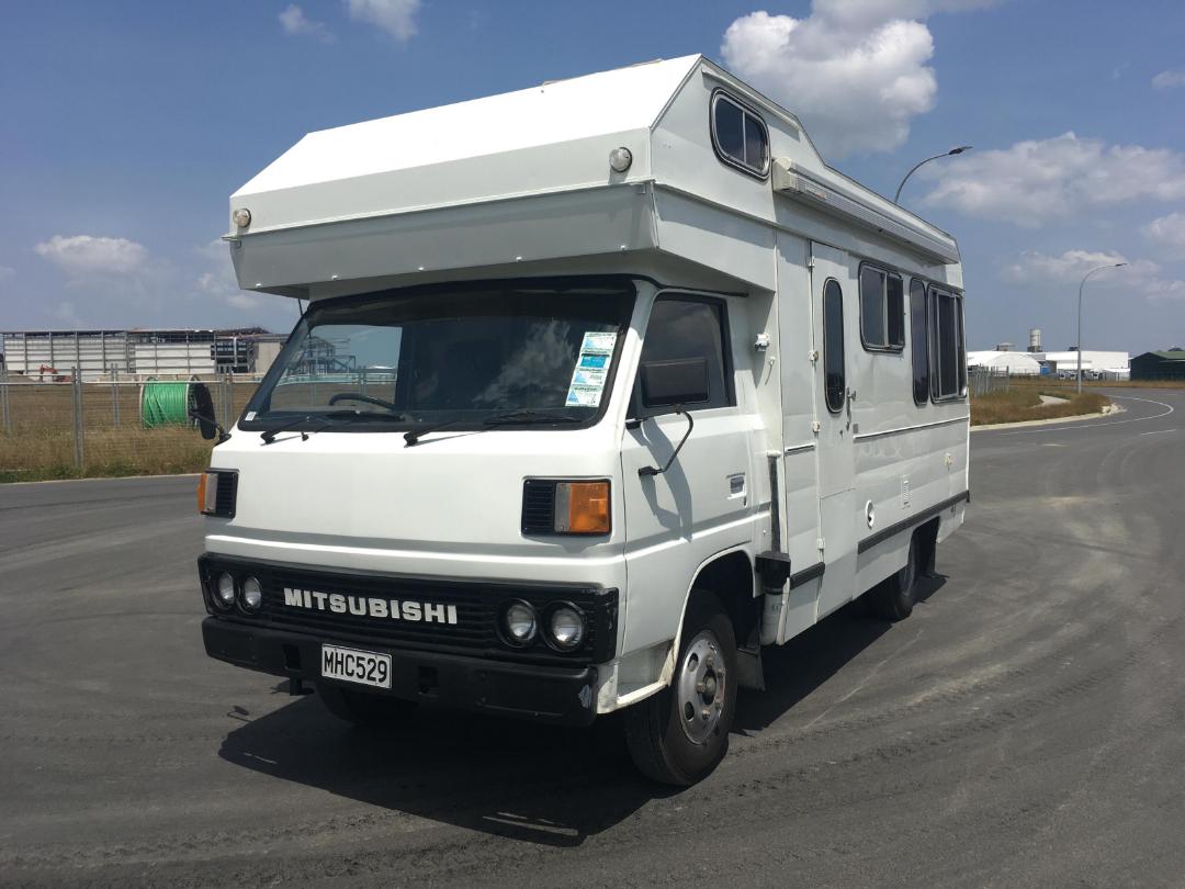 Photo '4' of Mitsubishi Canter Motorhome Photo '4' of Mitsubishi Canter Motorhome