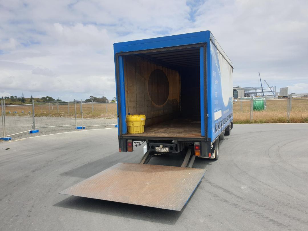 Photo '15' of Mitsubishi Fighter 4X2 6.5 Tonne Curtainsider Photo '15' of Mitsubishi Fighter 4X2 6.5 Tonne Curtainsider