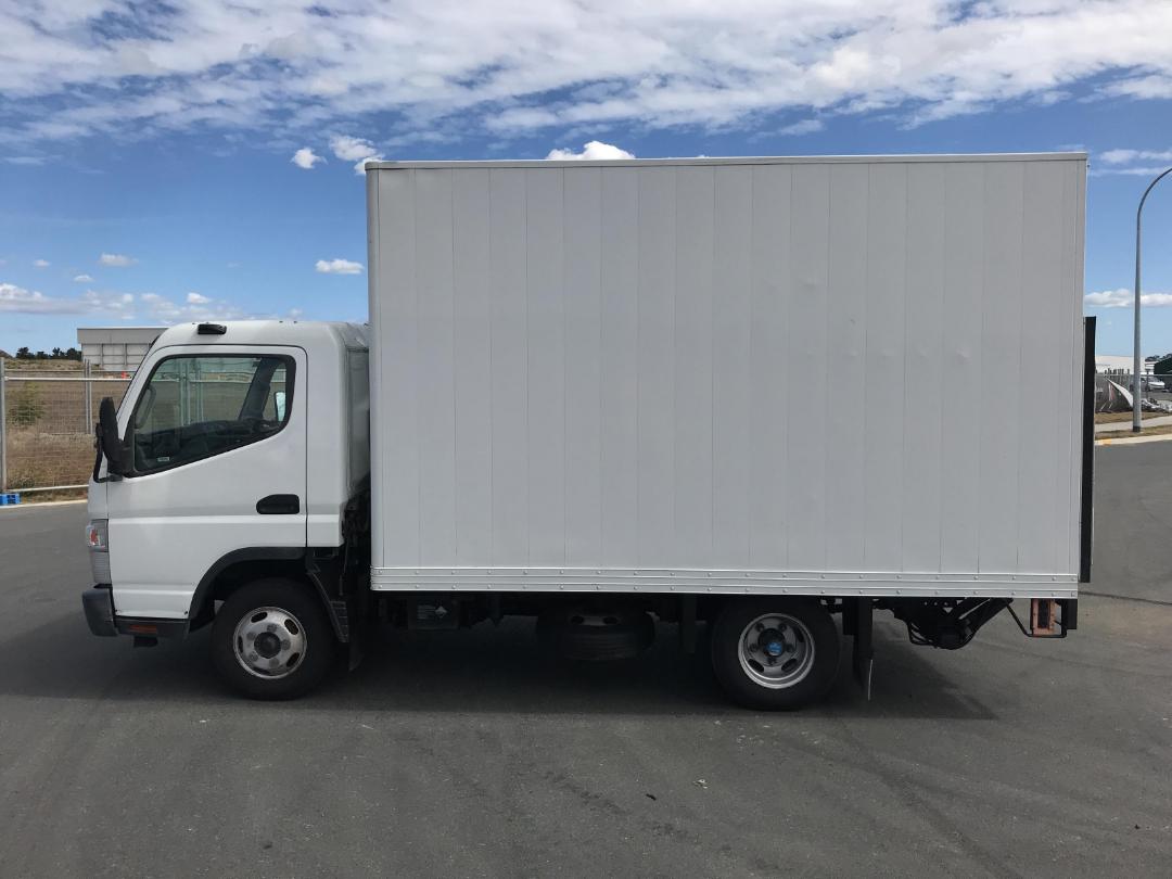 Photo '9' of Mitsubishi Fuso Canter FEB45C2 EURO 5 - 516 Box Body Photo '9' of Mitsubishi Fuso Canter FEB45C2 EURO 5 - 516 Box Body
