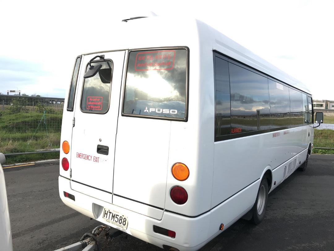 Photo '8' of MITSUBISHI FUSO ROSA LWB CUSTOM AUTO Bus Photo '8' of MITSUBISHI FUSO ROSA LWB CUSTOM AUTO Bus