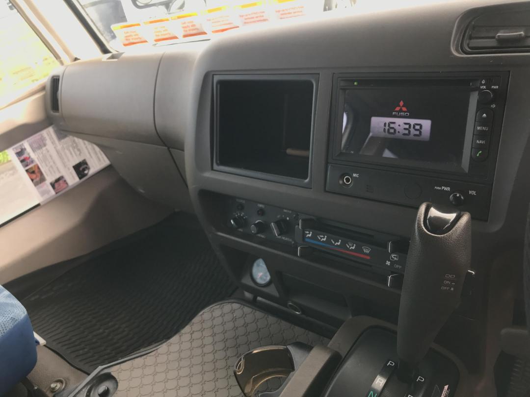Photo '18' of MITSUBISHI FUSO ROSA LWB CUSTOM AUTO Bus Photo '18' of MITSUBISHI FUSO ROSA LWB CUSTOM AUTO Bus