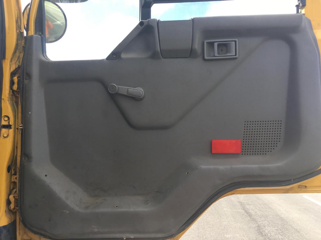 Photo '12' of Mitsubishi FV 417H Tipper Photo '12' of Mitsubishi FV 417H Tipper