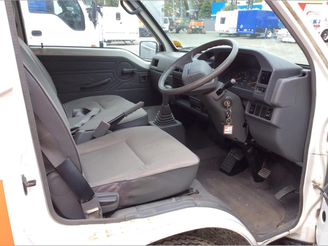 Photo '10' of Mitsubishi L300 2.4P SWB 4 DOOR Motorhome Photo '10' of Mitsubishi L300 2.4P SWB 4 DOOR Motorhome